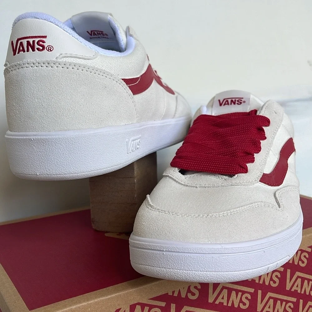 Vans Men’s Cruze Too Cc 90s Retro Blanc De Blanc
VN000CMTJVY
Sneakers - Picture 8 of 16